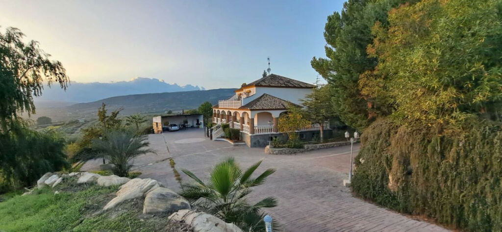 Detached Villa Arriate Málaga - image 17