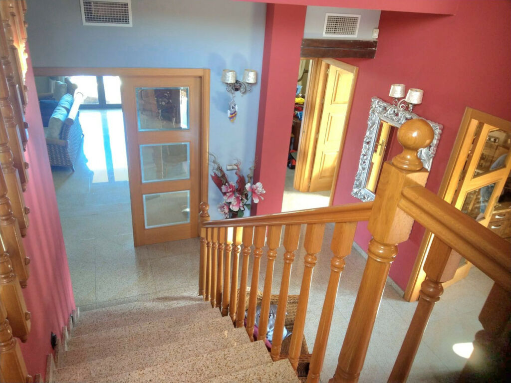 Detached Villa Sierrezuela Málaga - image 18