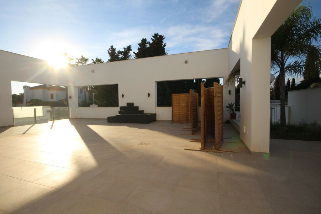 Detached Villa Elviria Málaga - image 18