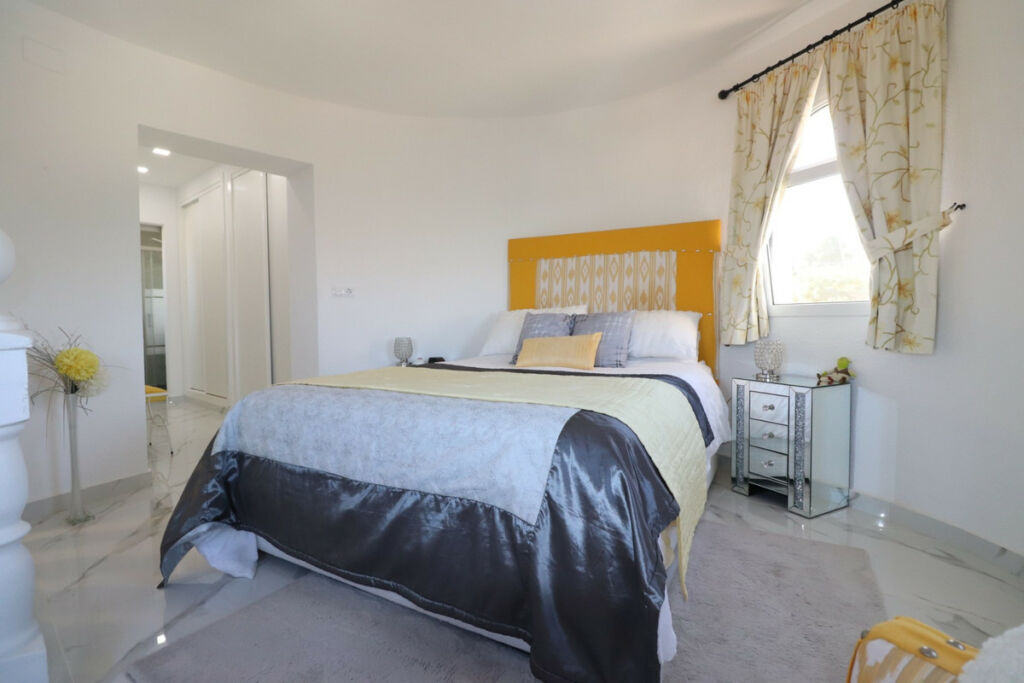 Detached Villa Algorfa Alicante - image 22