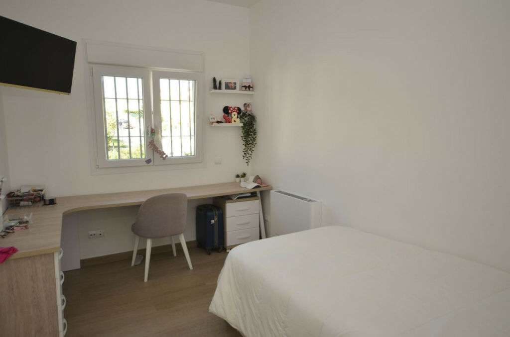 Detached Villa Manilva Málaga - image 18