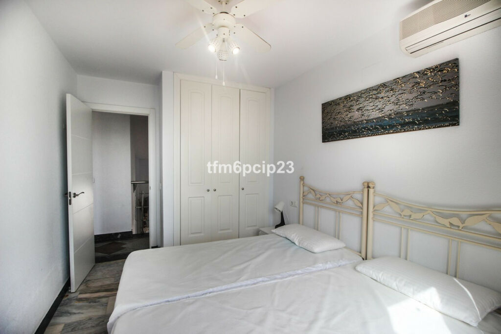 Townhouse La Duquesa Málaga - image 18