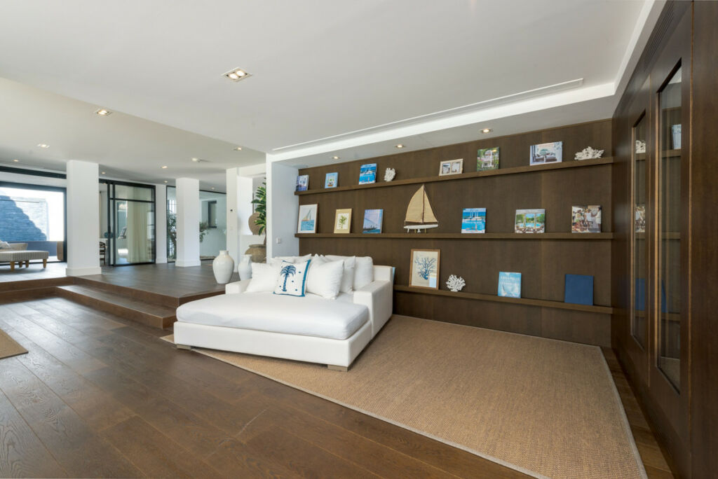 Detached Villa Nueva Andalucía Málaga - image 18