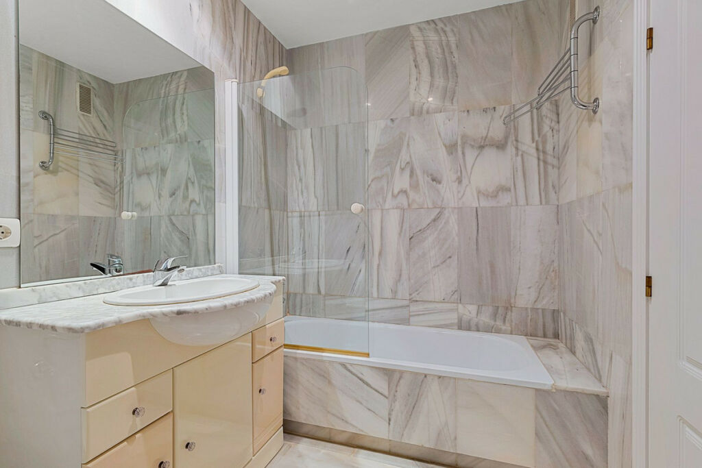 Townhouse San Pedro de Alcántara Málaga - image 19
