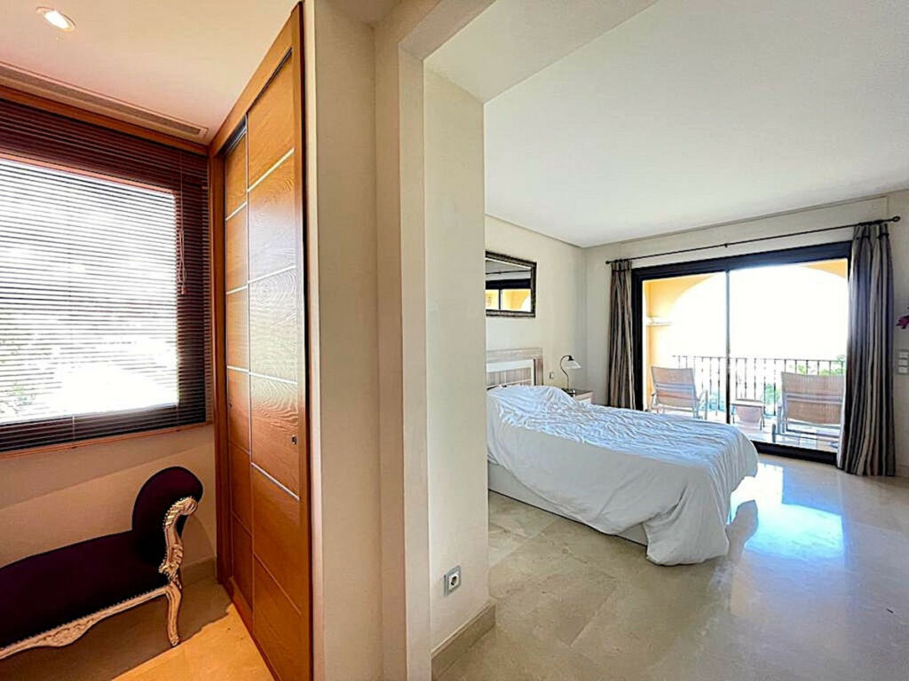 Middle Floor Apartment Benahavís Málaga - image 19