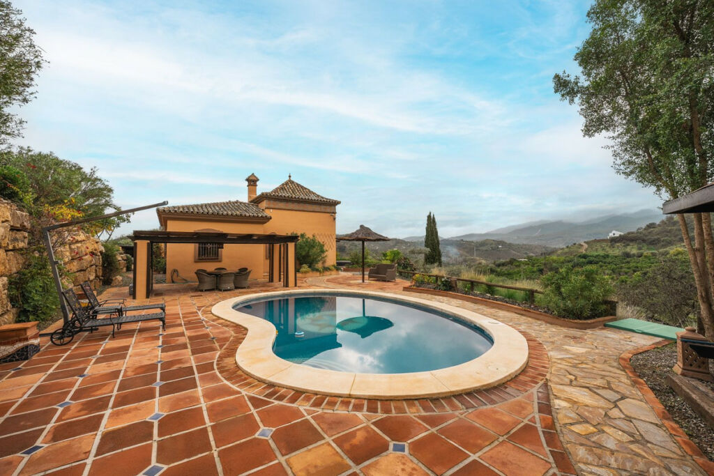 Detached Villa Monda Málaga - image 20