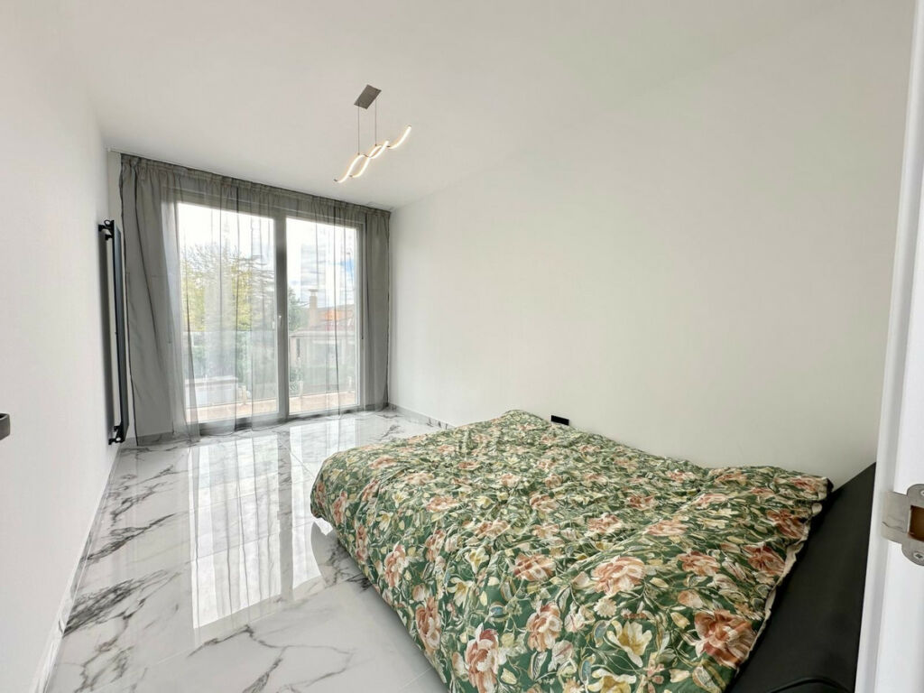 Detached Villa Petrer Alicante - image 19