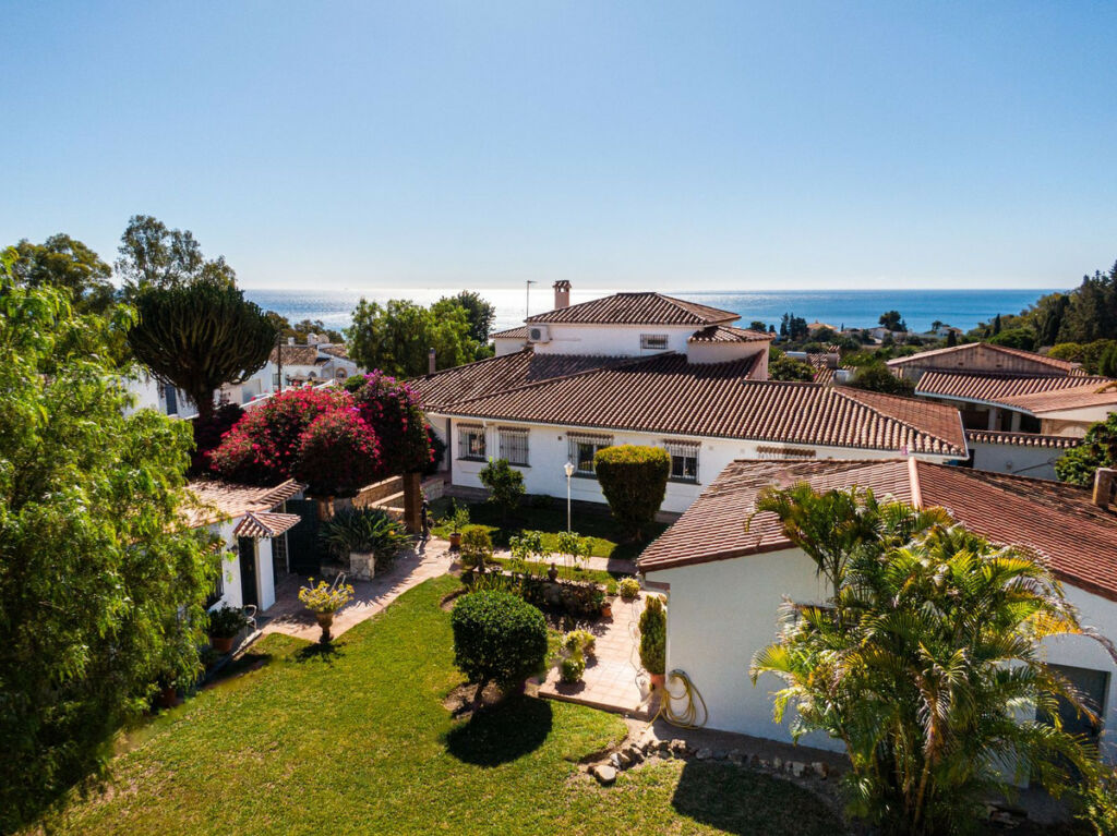 Detached Villa Benalmadena Málaga - image 19