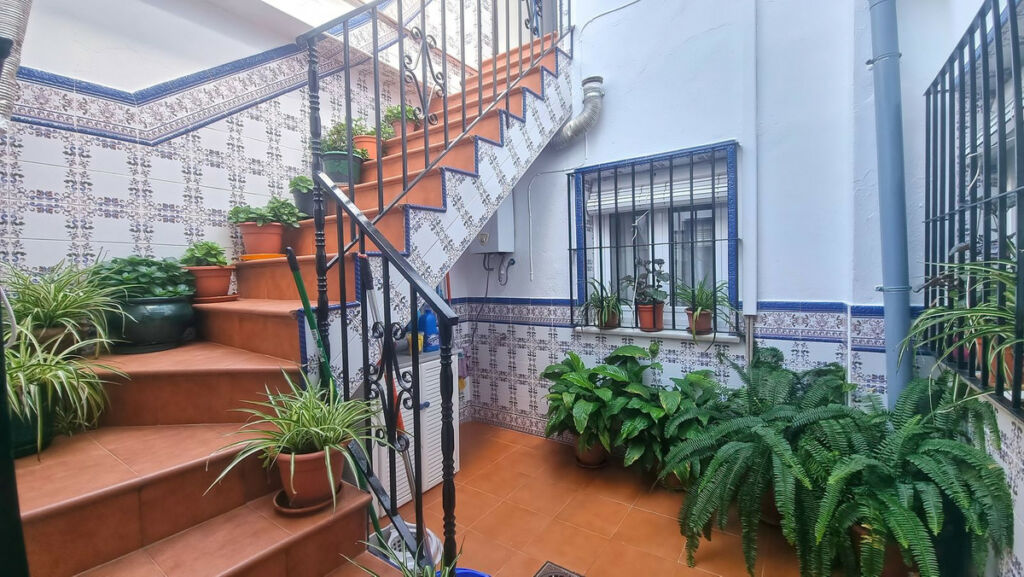 Middle Floor Apartment Alhaurín el Grande Málaga - image 2