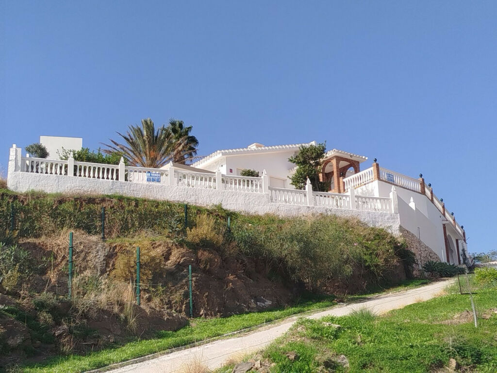 Detached Villa Cerros del Aguila Málaga - image 9