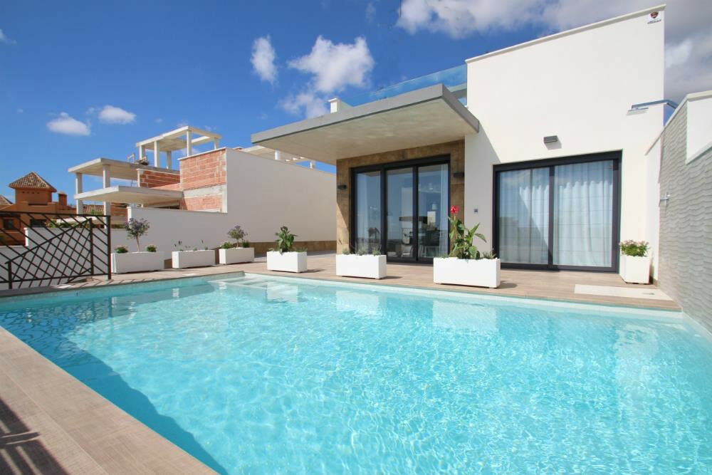 Detached Villa San Miguel de Salinas Alicante - image 2