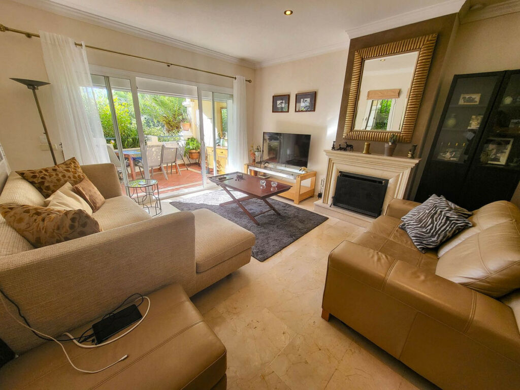 Ground Floor Apartment Elviria Málaga - image 3
