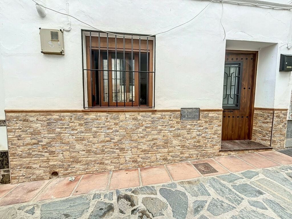 Semi-Detached House Sayalonga Málaga - image 2