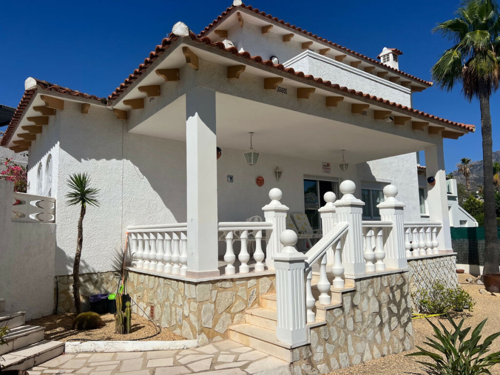 Detached Villa L'Alfás del Pi Alicante - image 2