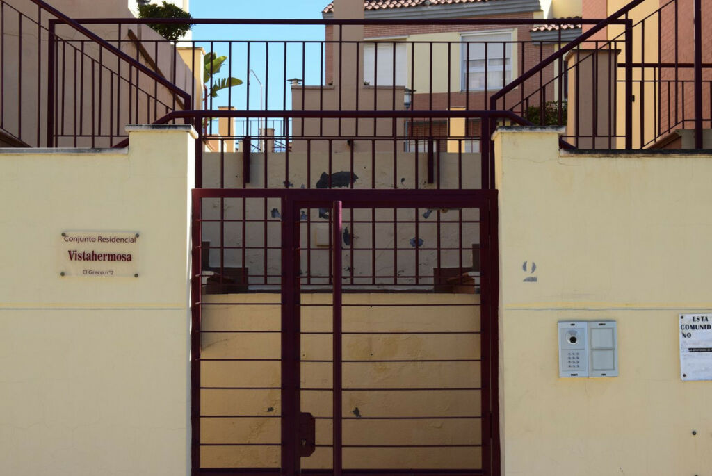 Semi-Detached House Almayate Málaga - image 2