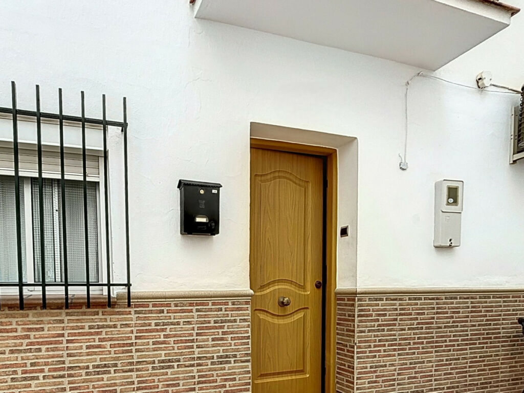 Semi-Detached House Cómpeta Málaga - image 2