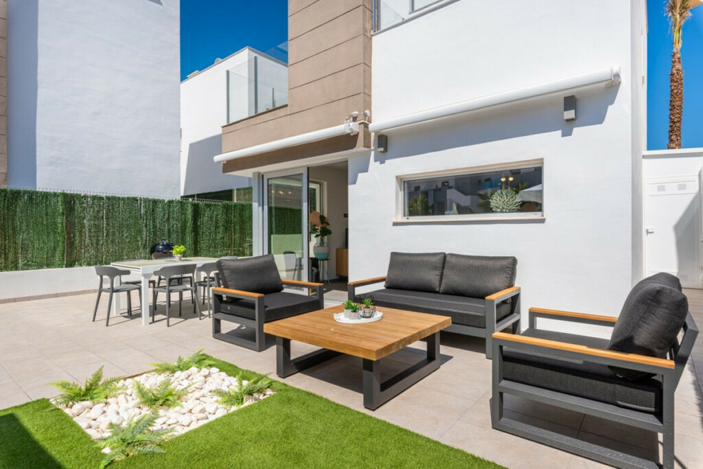 Detached Villa Guardamar del Segura Alicante - image 2