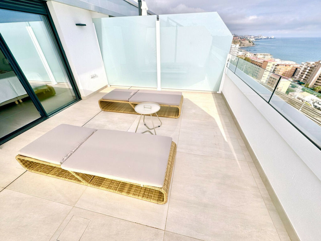 Penthouse Fuengirola Málaga - image 2