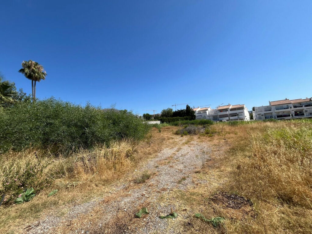 Residential Plot Estepona Málaga - image 2
