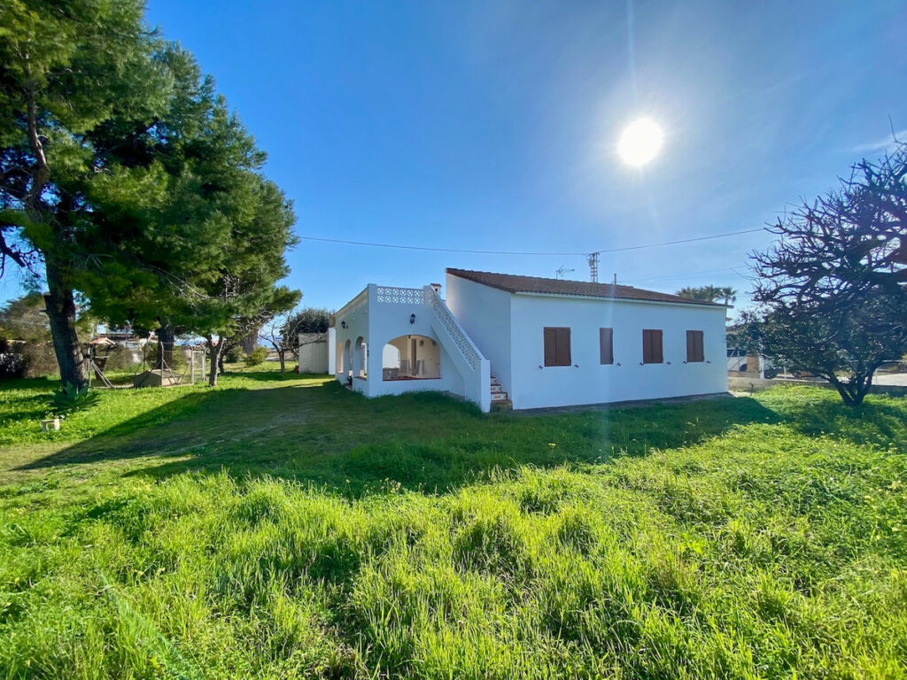 Detached Villa Denia Alicante - image 2