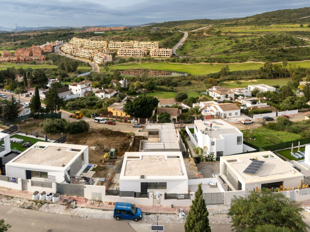 Detached Villa Valle Romano Málaga - image 2