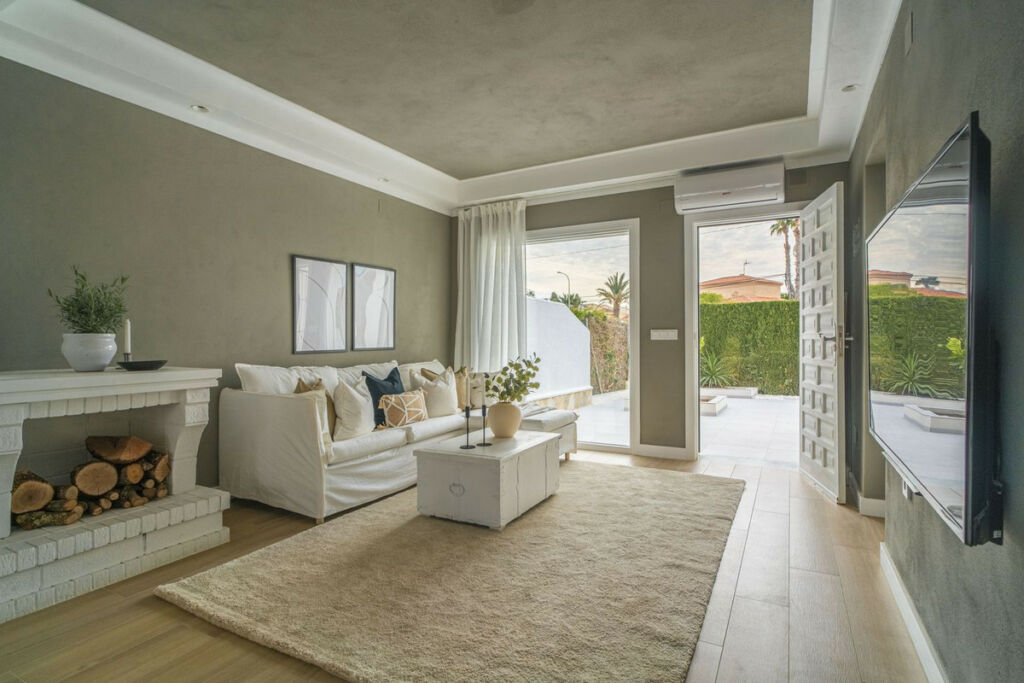 Semi-Detached House La Siesta Alicante - image 2