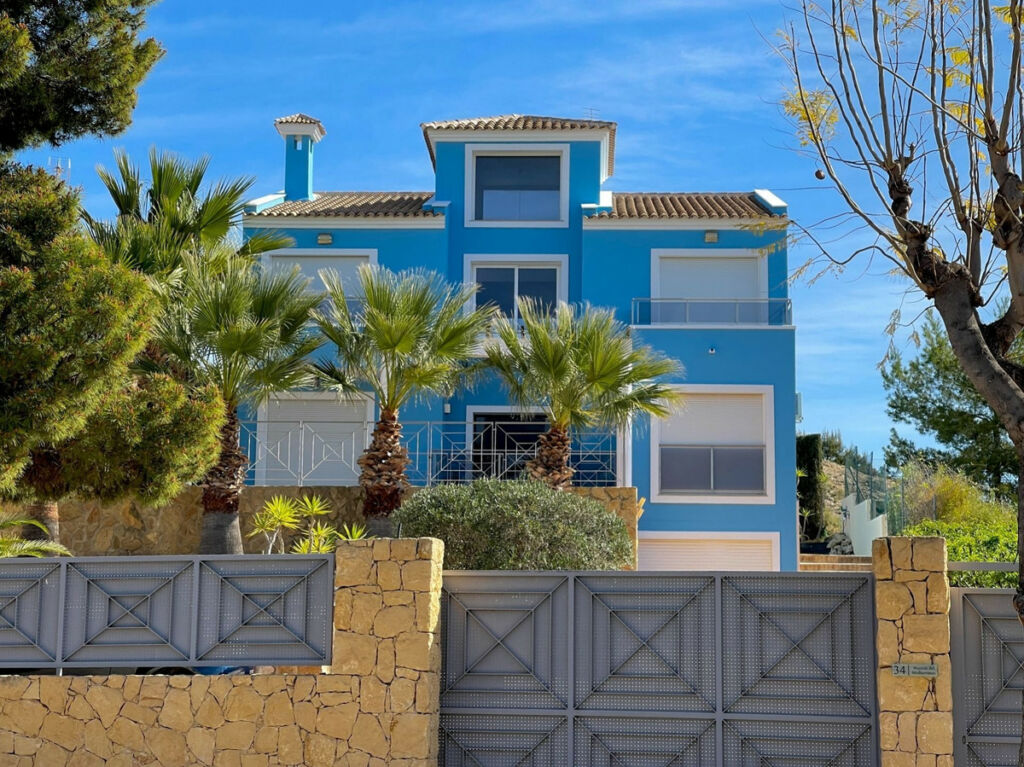Detached Villa Monforte Del Cid Alicante - image 2