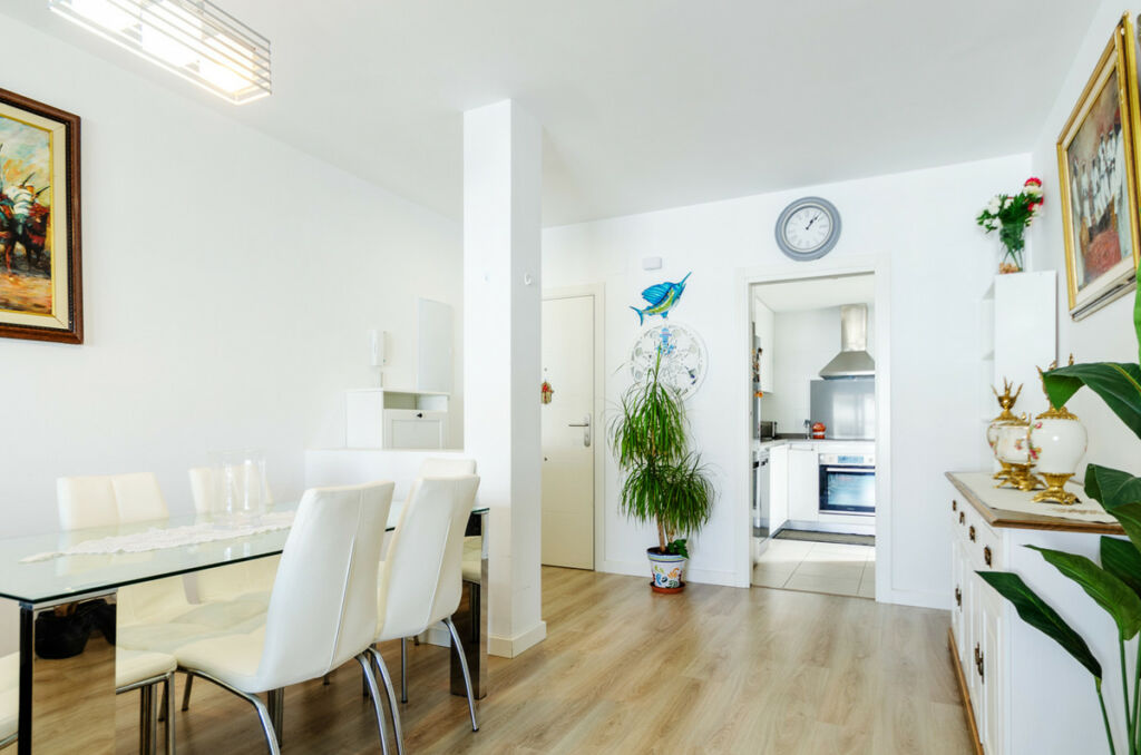 Middle Floor Apartment La Campana Málaga - image 20