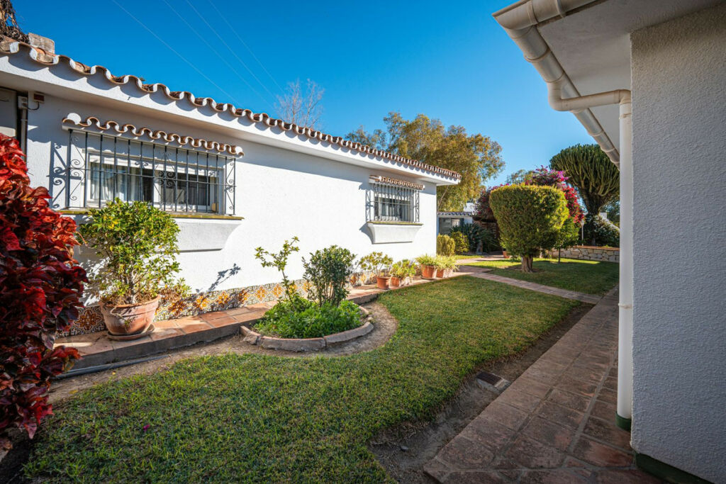 Detached Villa Benalmadena Málaga - image 20
