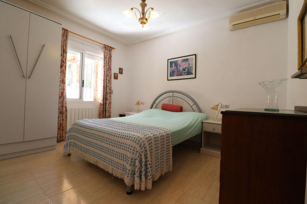 Detached Villa Algorfa Alicante - image 22