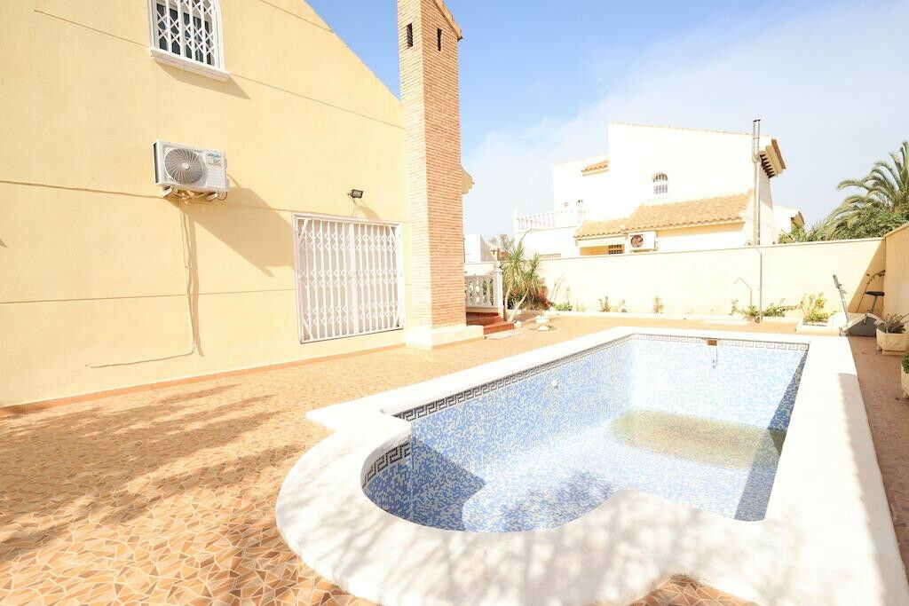 Detached Villa Playa Flamenca Alicante - image 21