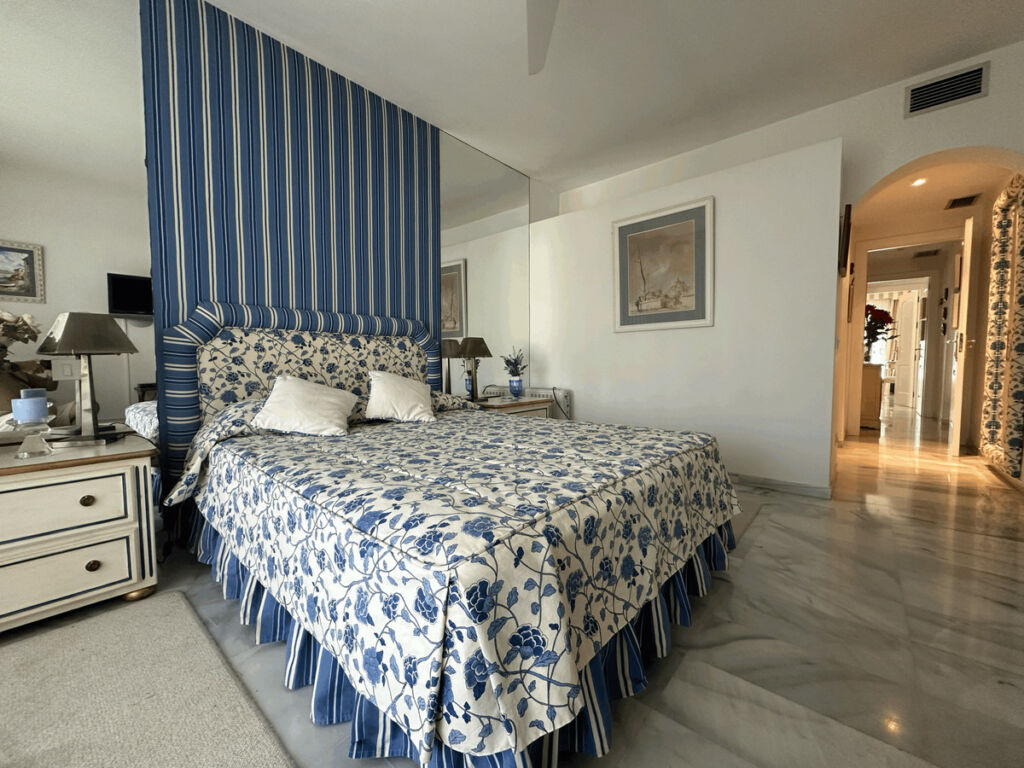 Middle Floor Apartment Estepona Málaga - image 21