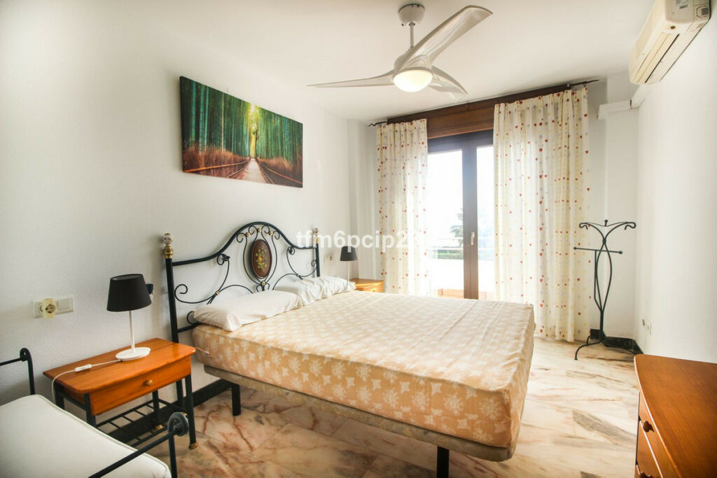 Townhouse La Duquesa Málaga - image 21