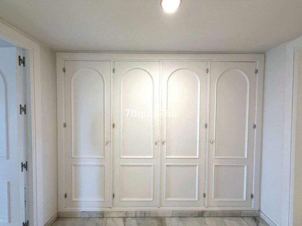 Townhouse Puerto Banús Málaga - image 21