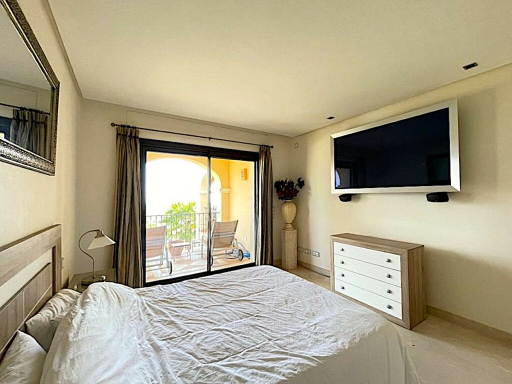 Middle Floor Apartment Benahavís Málaga - image 21