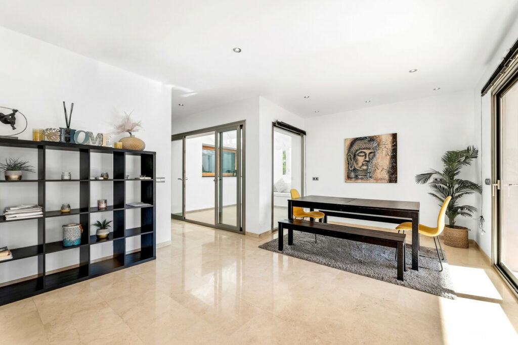 Detached Villa Nueva Andalucía Málaga - image 24