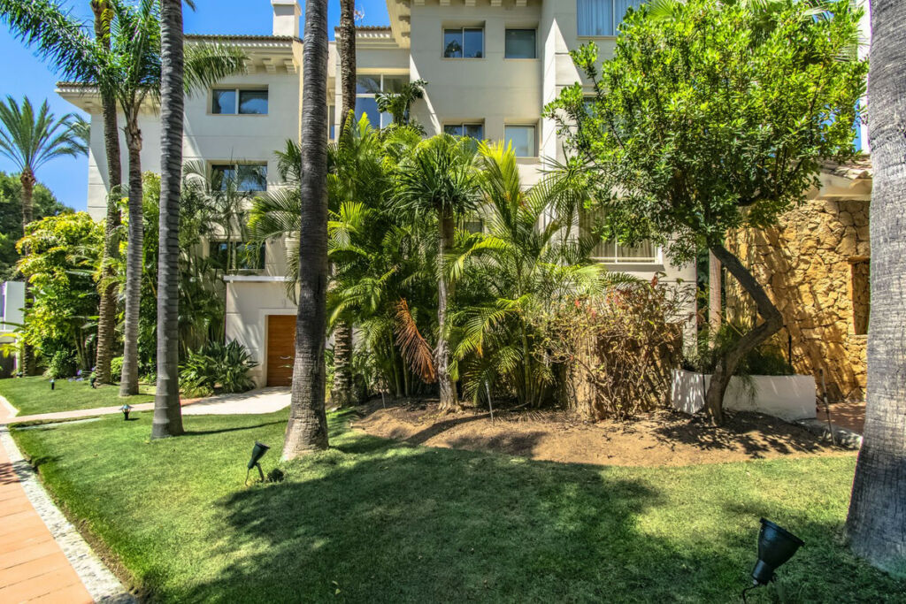 Penthouse Nagüeles Málaga - image 22