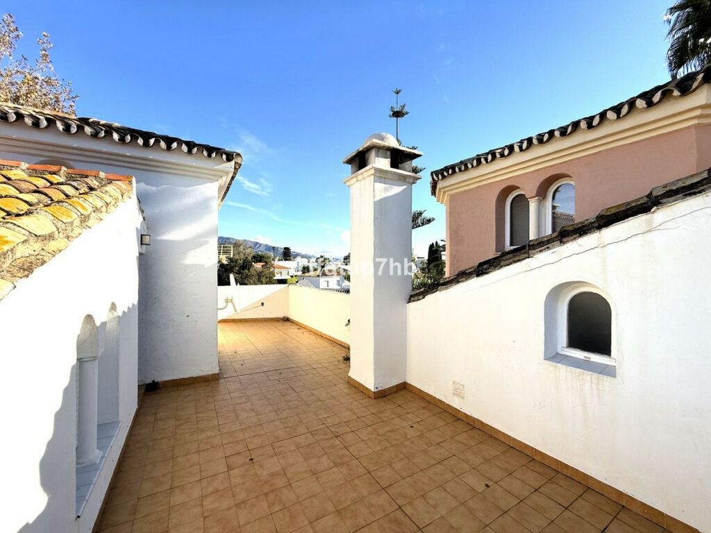 Townhouse Puerto Banús Málaga - image 22