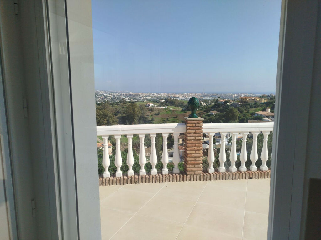 Detached Villa Cerros del Aguila Málaga - image 19