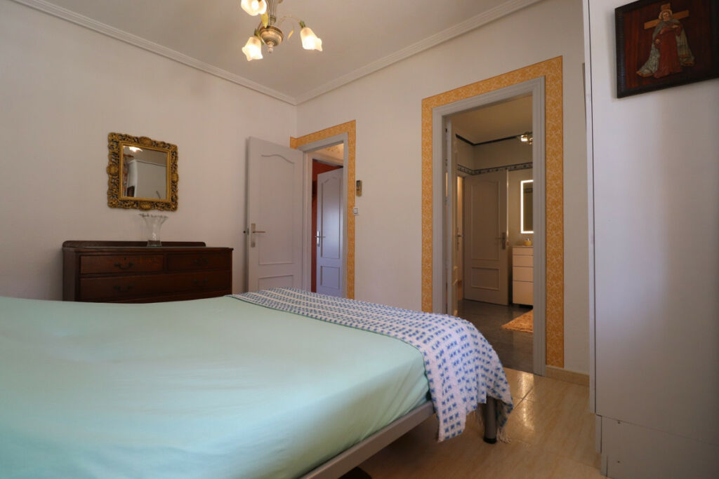 Detached Villa Algorfa Alicante - image 23