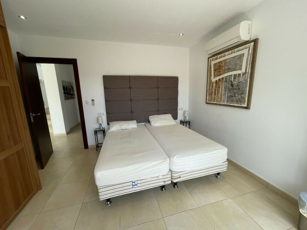 Detached Villa Monforte Del Cid Alicante - image 22