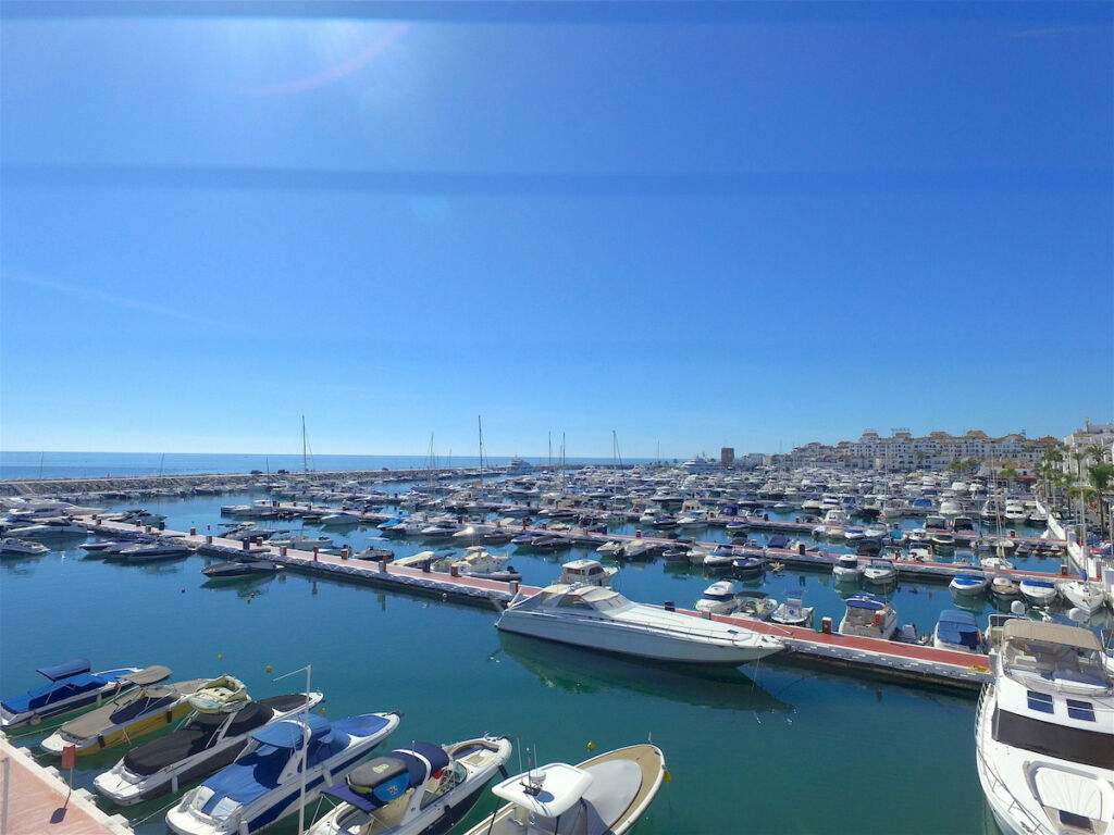 Middle Floor Apartment Puerto Banús Málaga - image 22