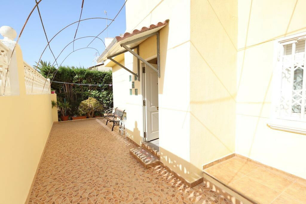Detached Villa Playa Flamenca Alicante - image 22