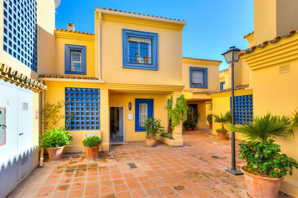 Townhouse San Pedro de Alcántara Málaga - image 22