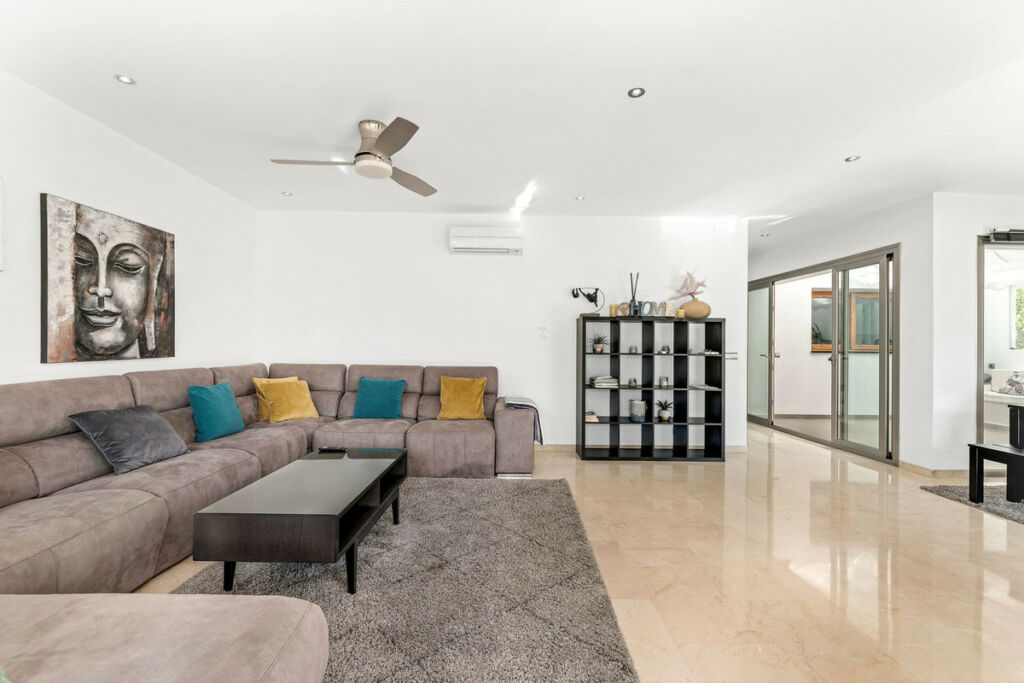 Detached Villa Nueva Andalucía Málaga - image 27