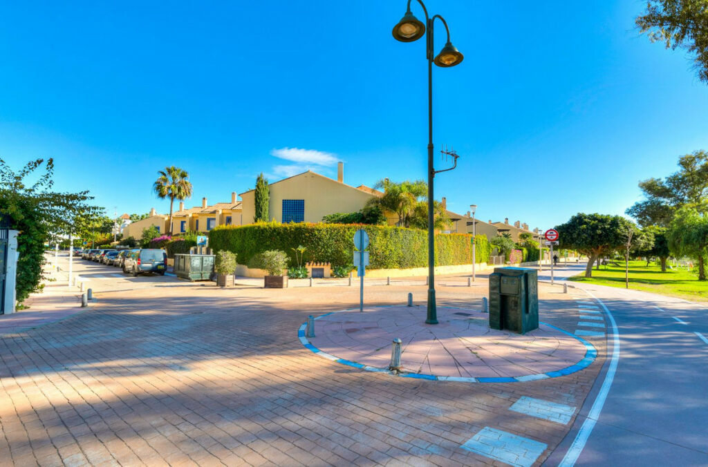 Townhouse San Pedro de Alcántara Málaga - image 23