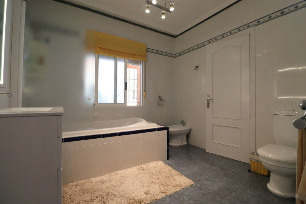 Detached Villa Algorfa Alicante - image 25