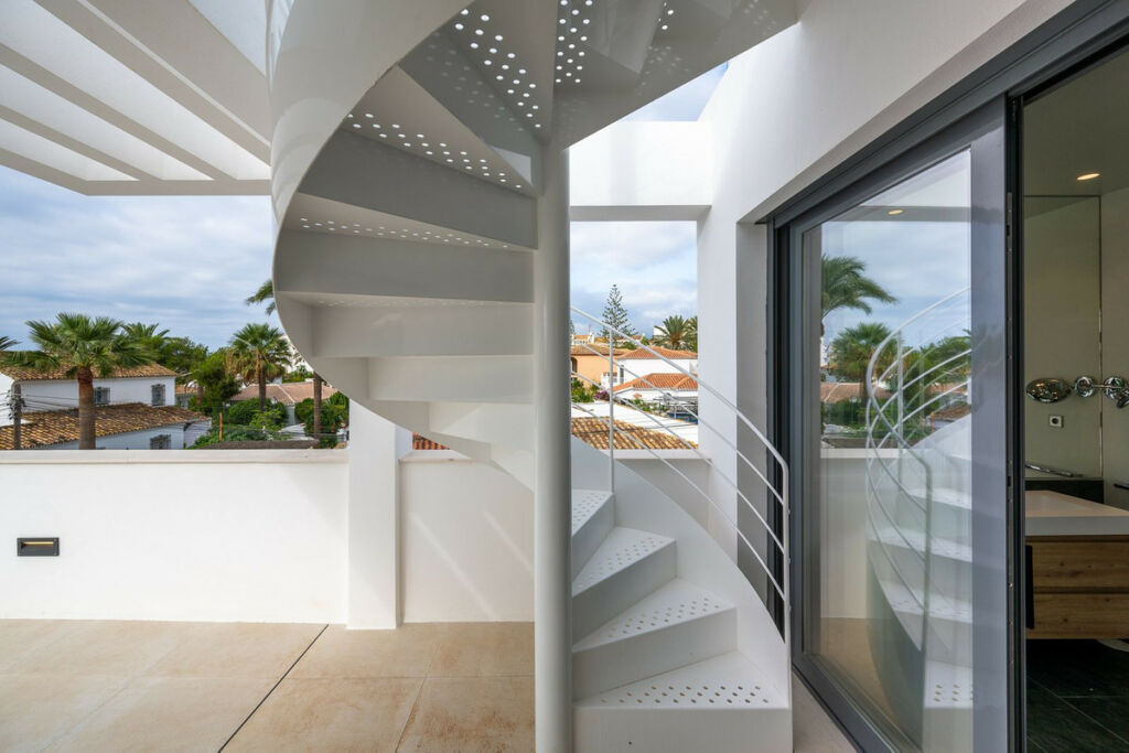 Detached Villa Marbesa Málaga - image 24