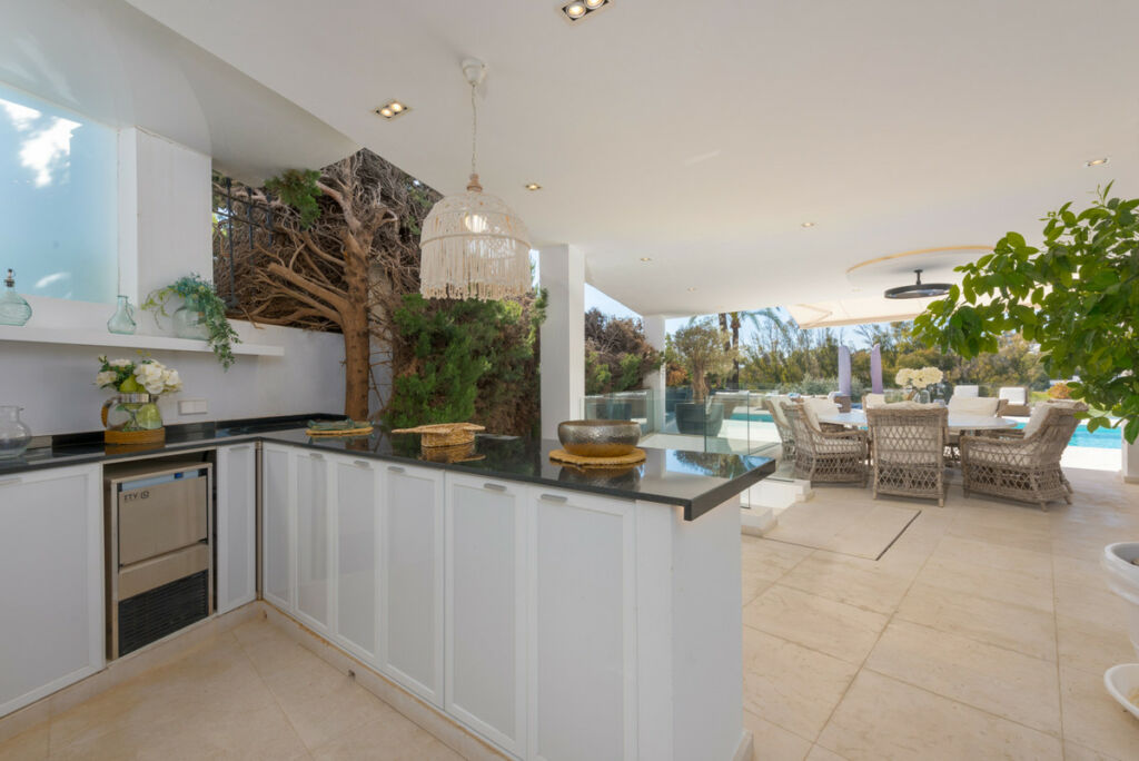 Detached Villa Nueva Andalucía Málaga - image 24
