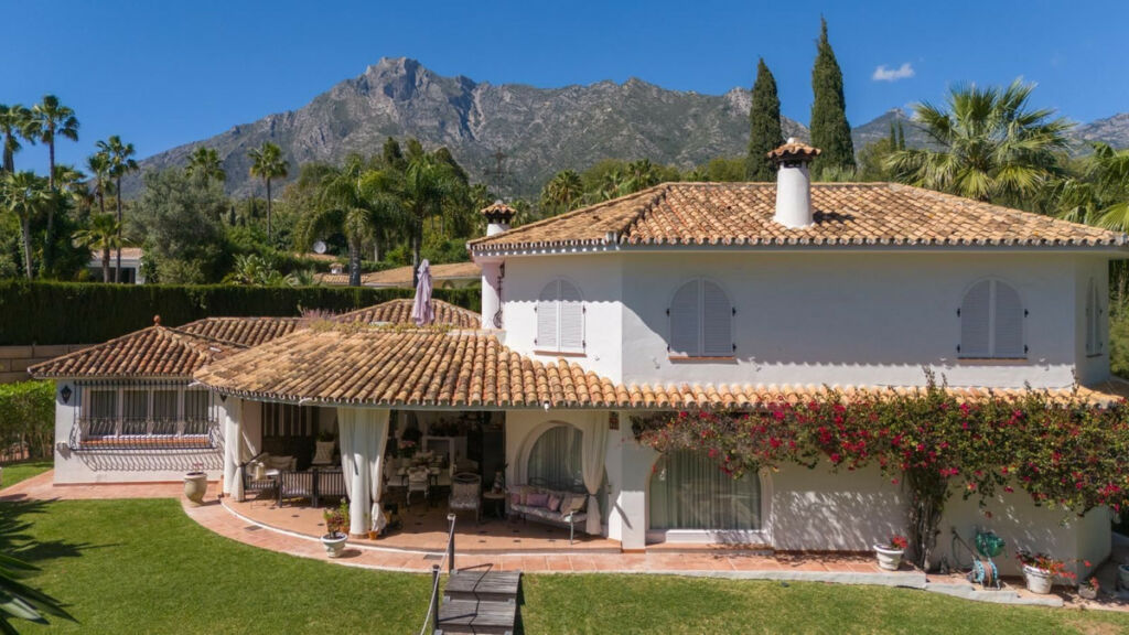 Detached Villa Nagüeles Málaga - image 24